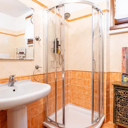 Bright Terrace - Modern 2br Florenz