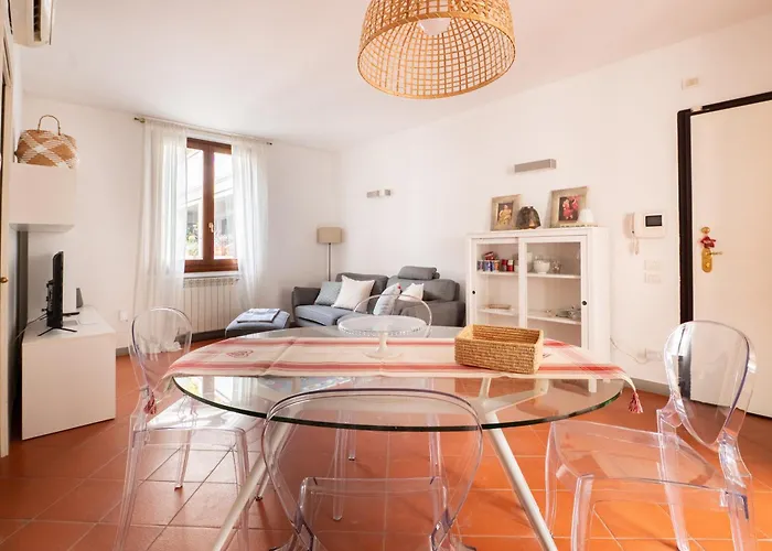 Apartment Bright Terrace - Modern 2br Florenz